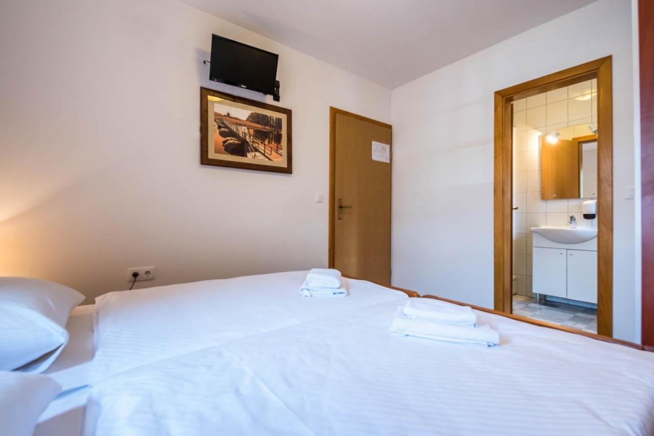 Hotel Srakovcic Heart Of Nature Ribnik Bagian luar foto